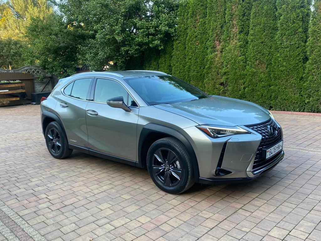Lexus UX 2019 — аренда от 180 Br/сутки