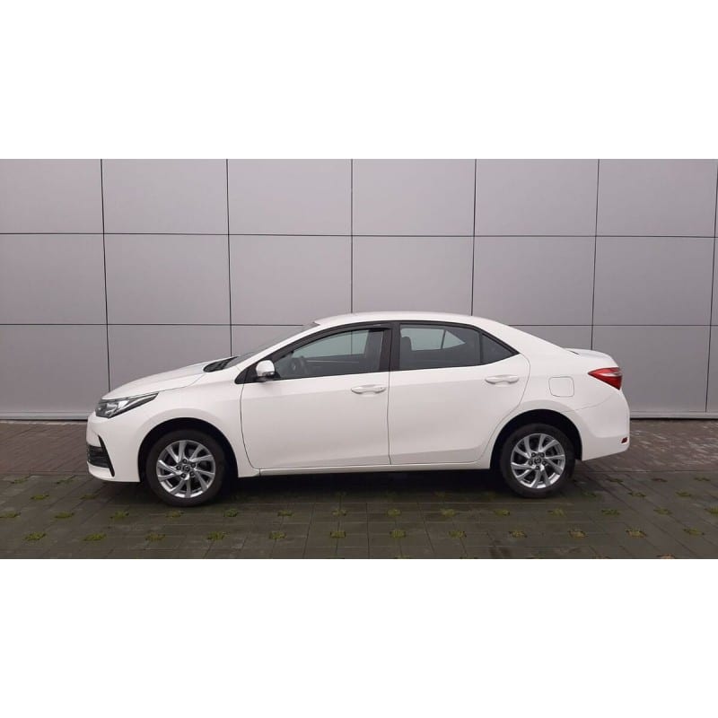 Toyota Corolla E180 рестайлинг 2018 года в аренду в Минске