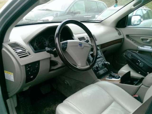 Volvo XC90 2006 года в аренду в Минске