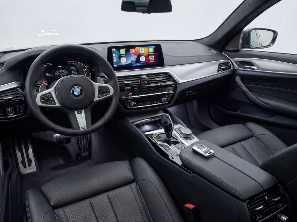 BMW 5 G30 2023 — фото 4