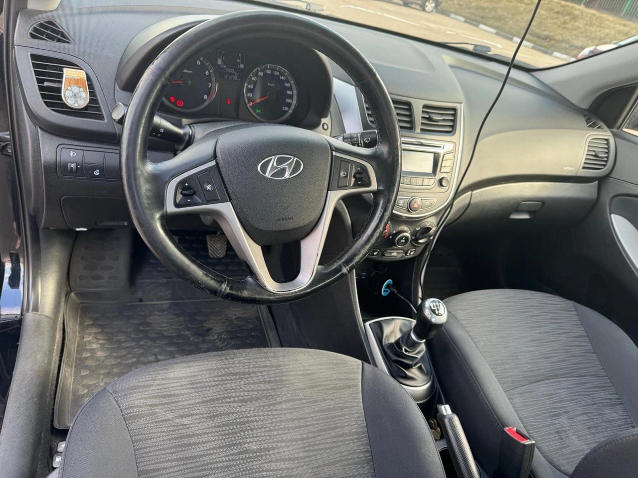 Hyundai Solaris 2016 — фото 4