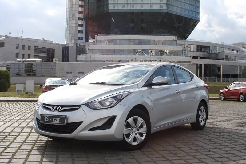 Hyundai Elantra 2015 — аренда от 152 Br/сутки
