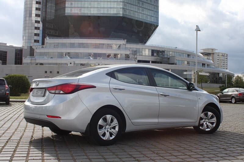 Hyundai Elantra 2015 — фото 2