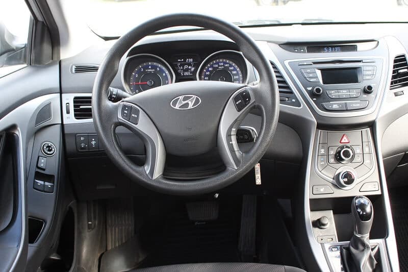 Hyundai Elantra 2015 — фото 3