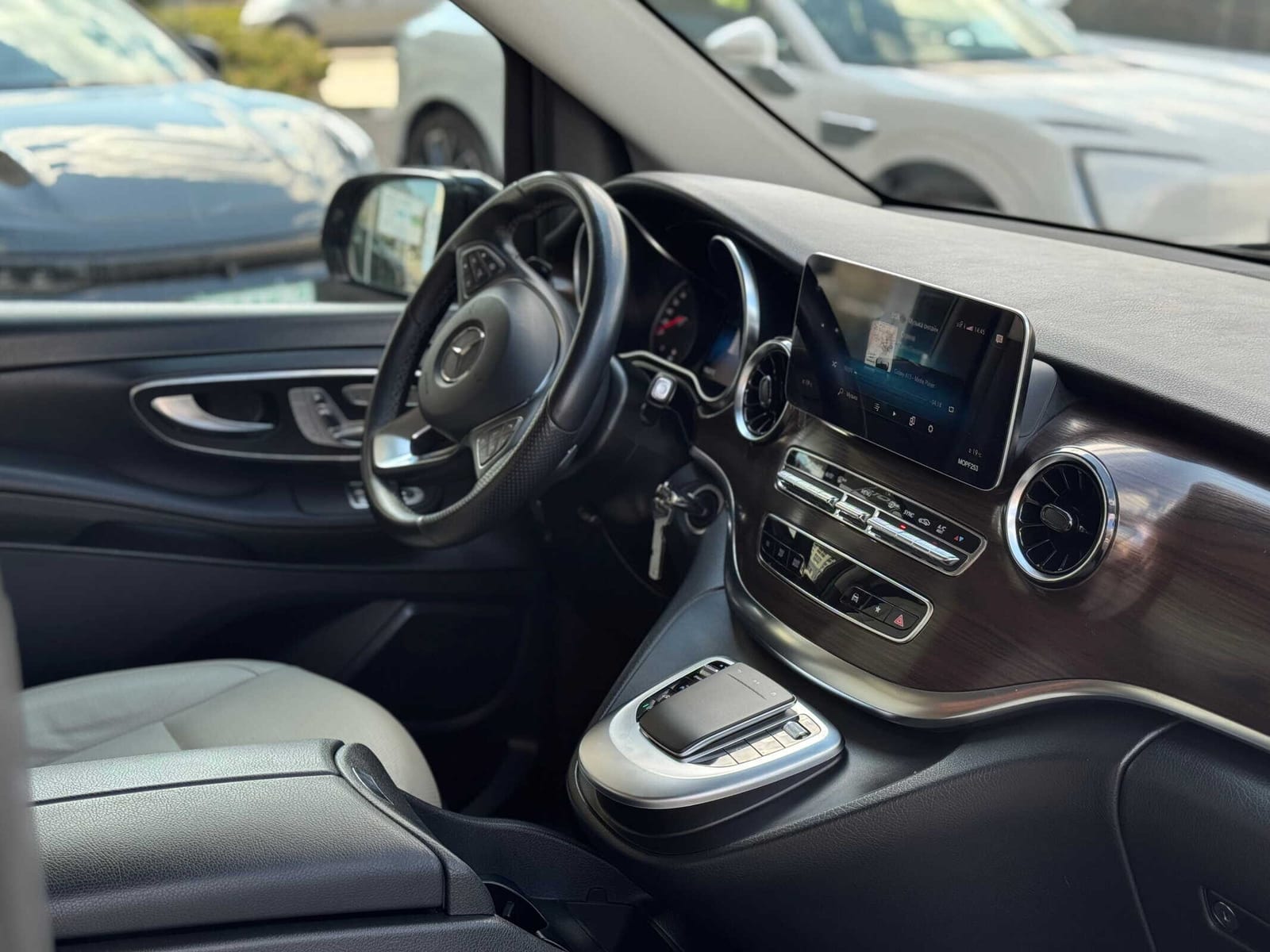 Mercedes-Benz V-class Maybach 2022 года в аренду в Минске