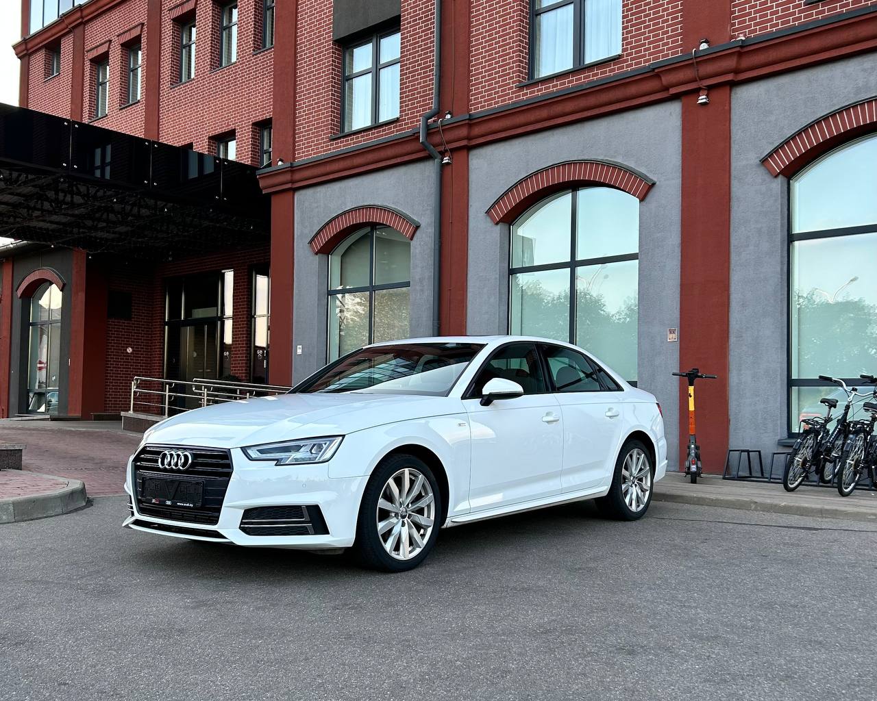 Audi A4 — аренда от 310 Br/сутки