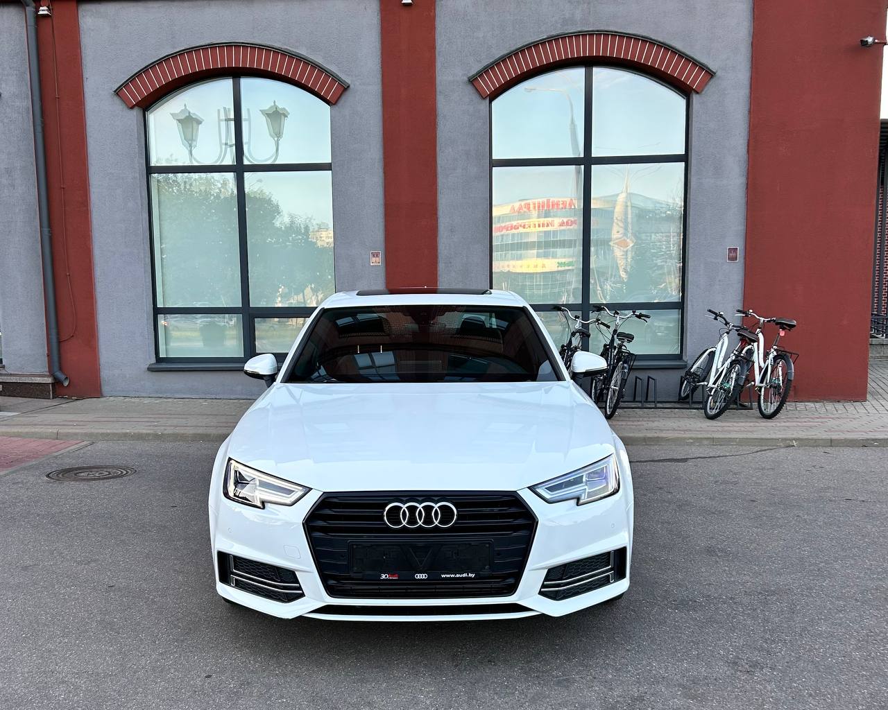 Audi A4 — фото 2