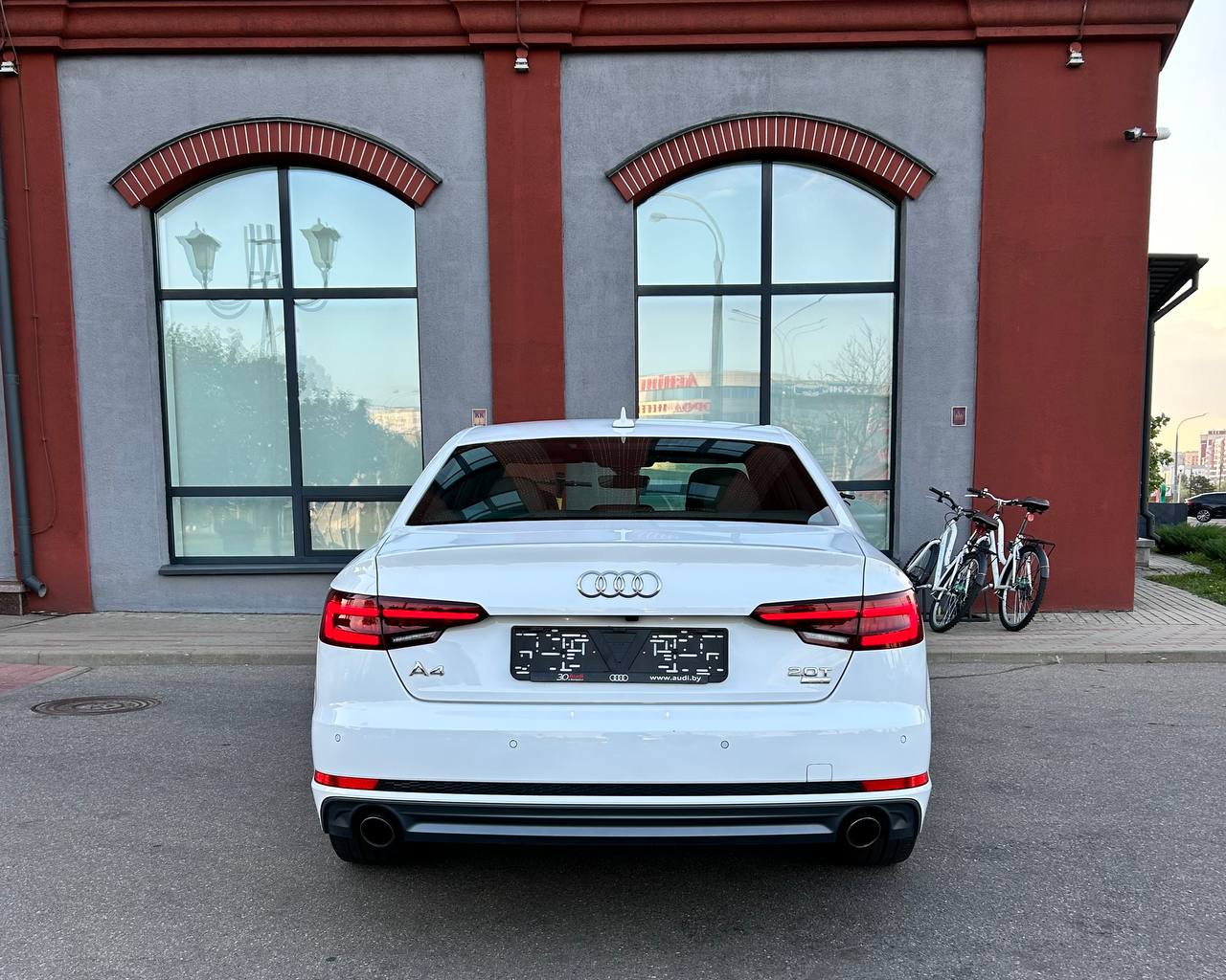 Audi A4 — фото 3