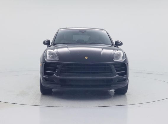 Porsche Macan — аренда от 320 Br/сутки