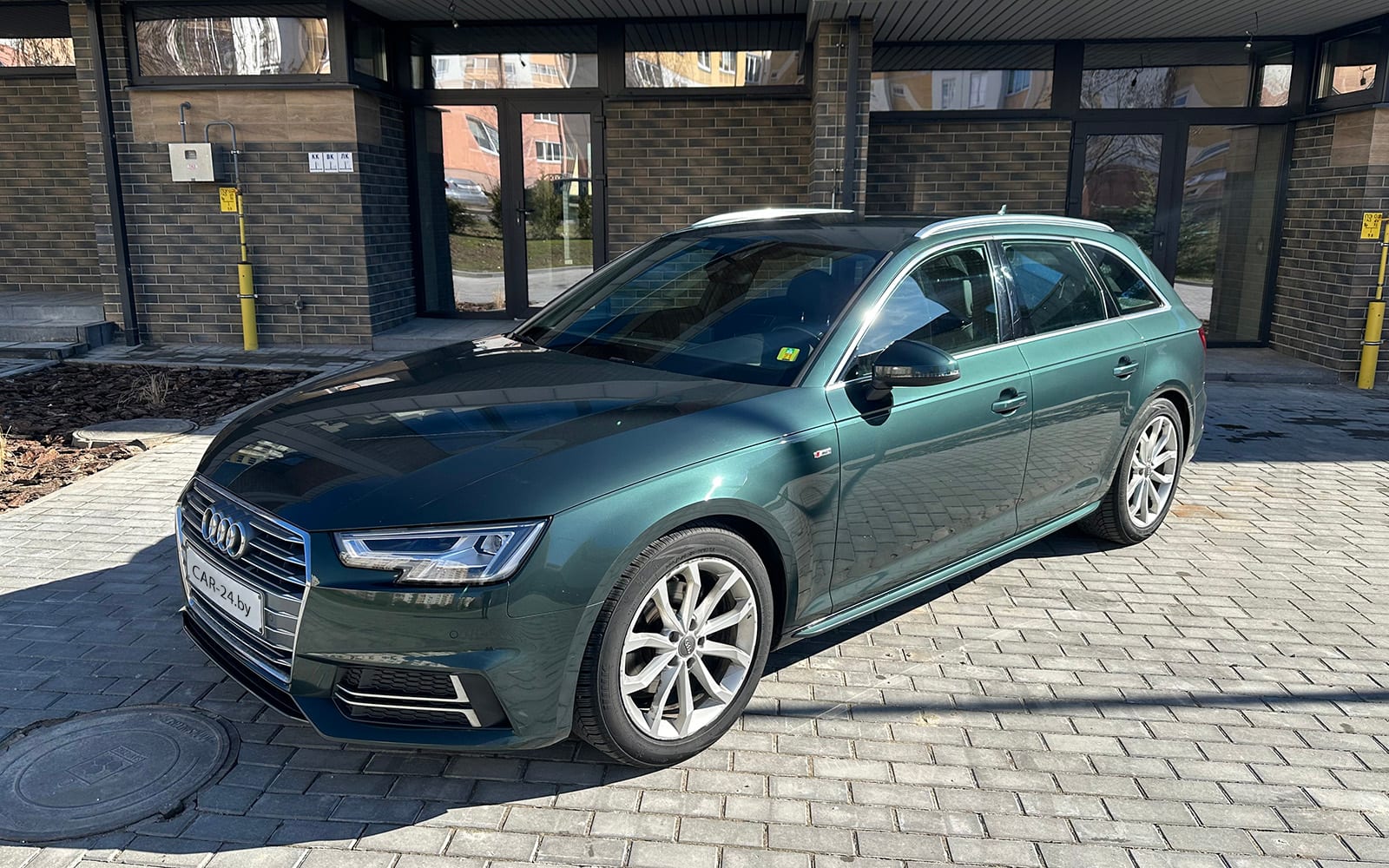 Audi A4 Avant 2018 года в аренду в Гродно