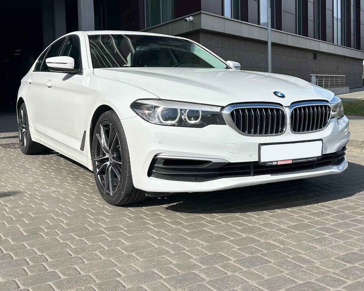 BMW 5 G30 — фото 2