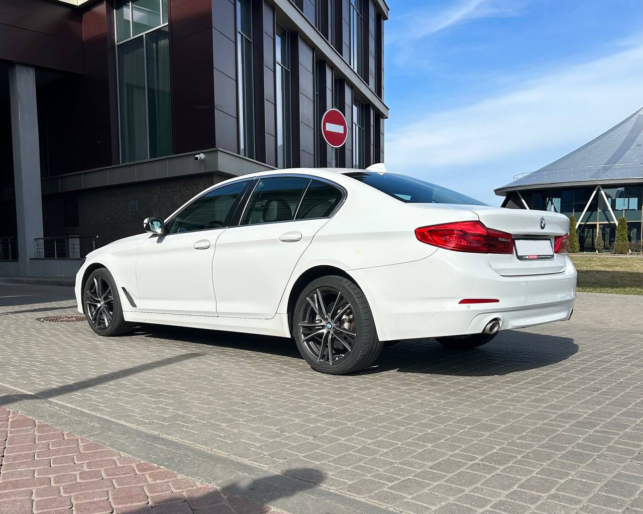 BMW 5 G30 — фото 4