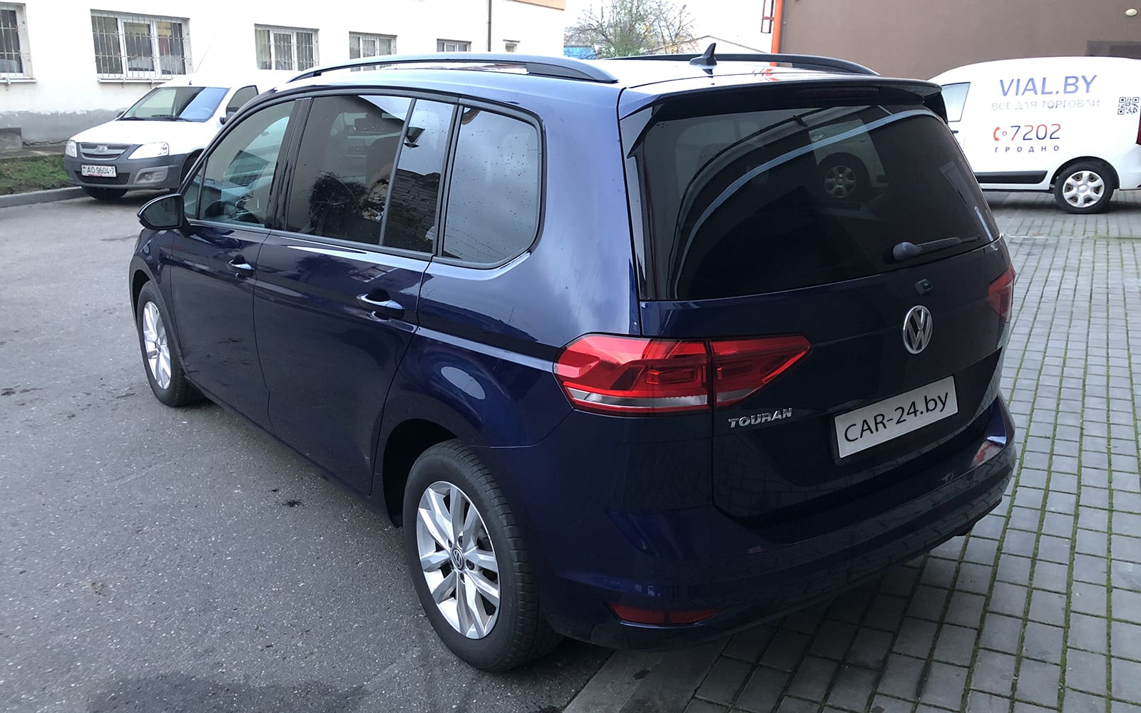 Volkswagen Touran 2018 — фото 2