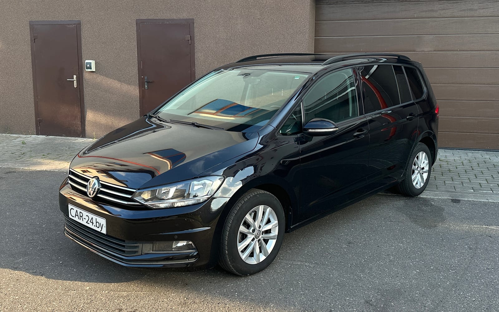 Volkswagen Touran 2019 года в аренду в Гродно