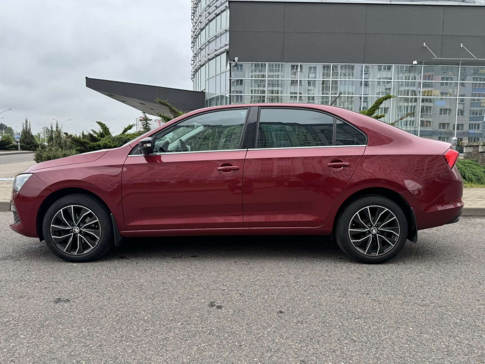 Skoda Rapid Sport 2022 — фото 4