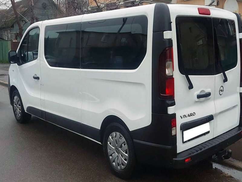 Opel Vivaro (9 мест) в аренду в Минске