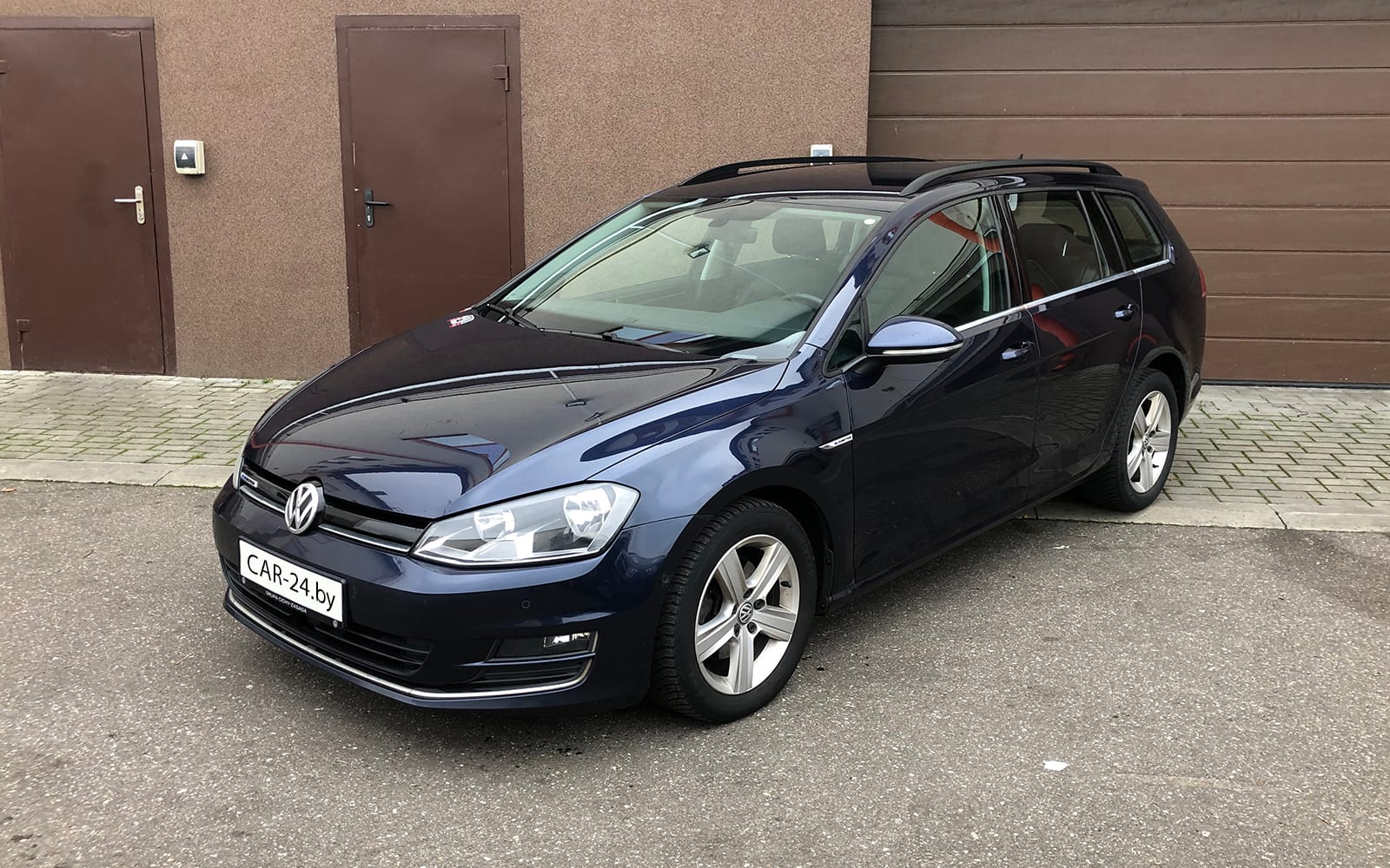 Volkswagen Golf Variant 2016 — аренда от 75 Br/сутки
