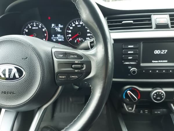 Kia Rio IV AT металлик в аренду в Минске