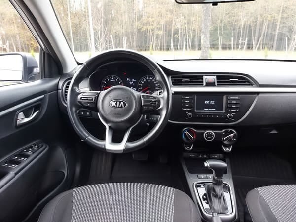 Kia Rio IV AT металлик в аренду в Минске