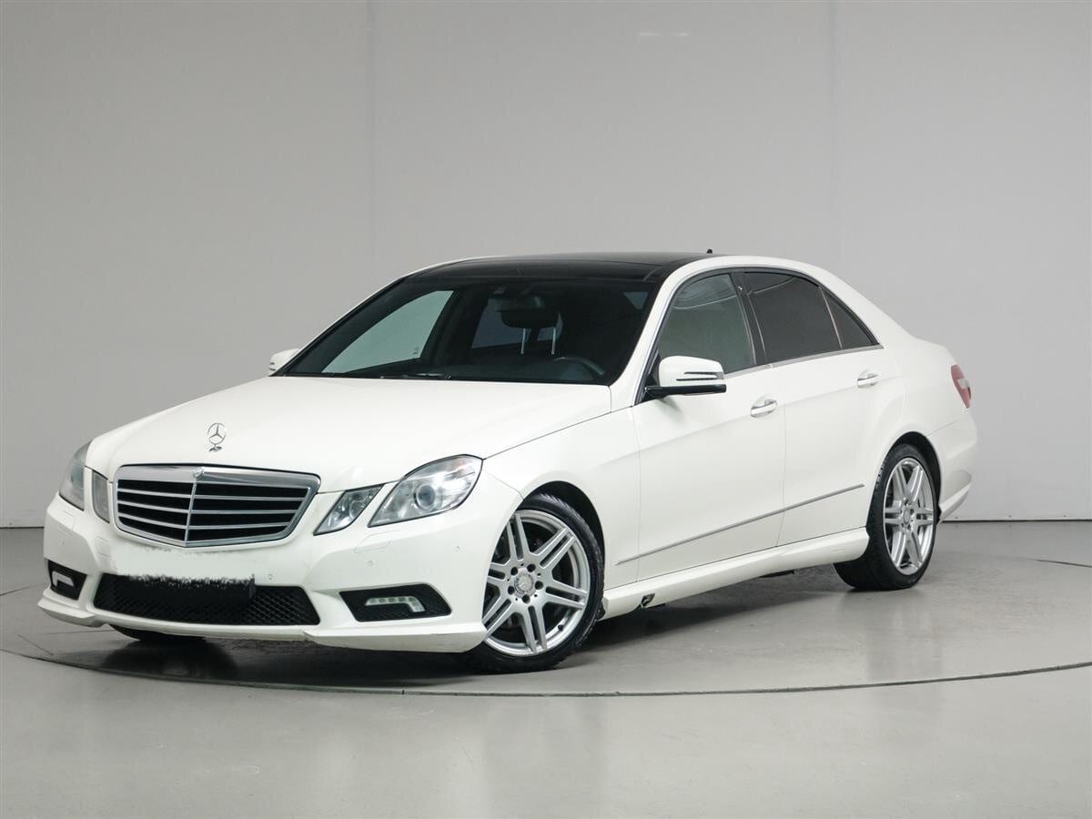 Mercedes-Benz E-class (W212) 2013 — аренда от 260 Br/сутки