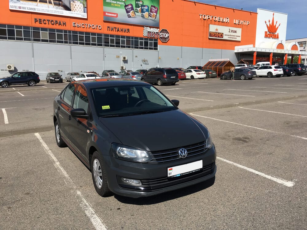 Volkswagen Polo (серый Urano) 2017 года в аренду в Минске