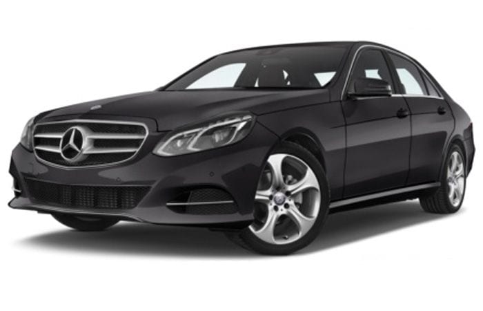 Mercedes-Benz E-class (W212) Avantgarde 2014 — аренда от 230 Br/сутки