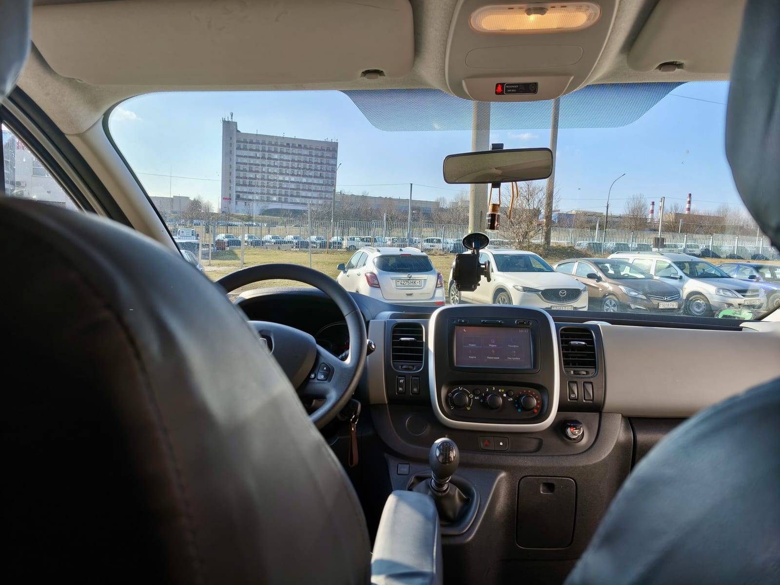 Renault Trafic III 9 мест 2018 года в аренду в Минске