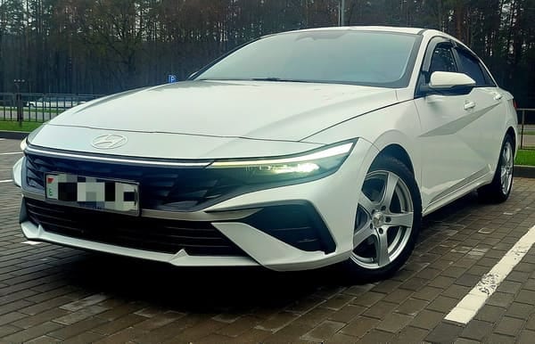 Hyundai Elantra AT