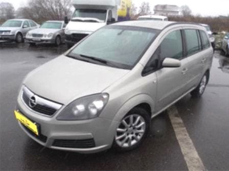 Opel Zafira 2007 — аренда от 81 Br/сутки