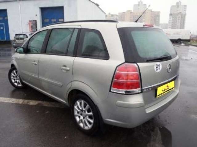 Opel Zafira 2007 года в аренду в Минске