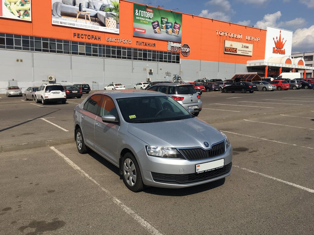 Skoda Rapid (серебристый) 2018 года в аренду в Минске