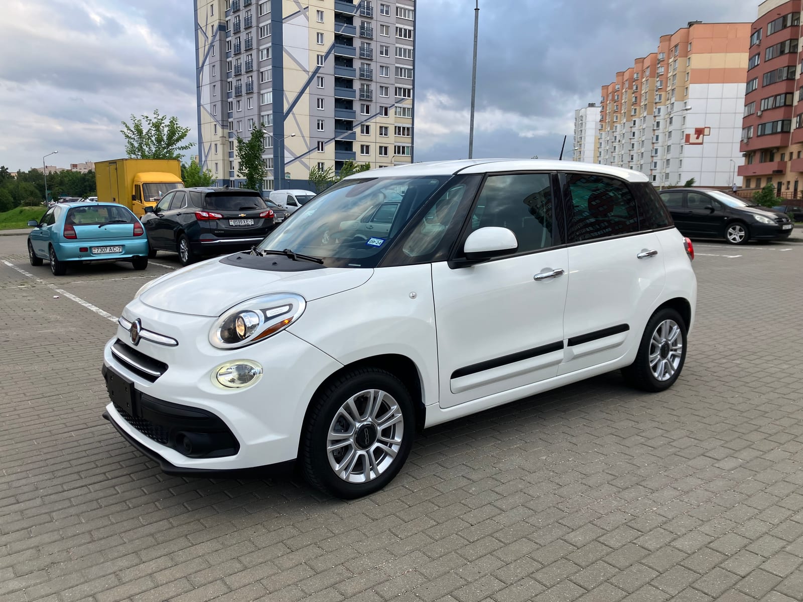 Fiat 500 L в аренду в Минске