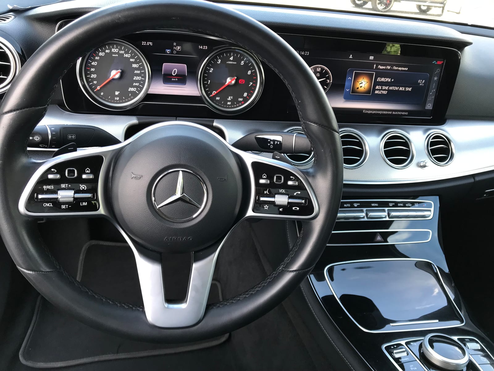 Mercedes-Benz E-Class (E220d) — фото 3