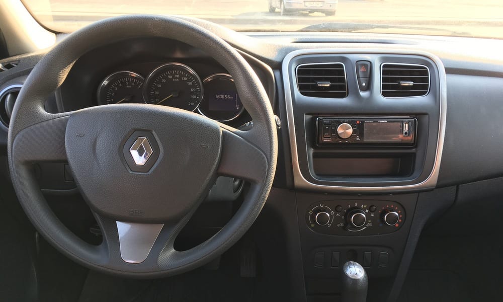 Renault Logan II 2016 — фото 4