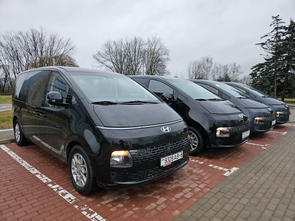 Hyundai Staria 9-мест в аренду в Минске