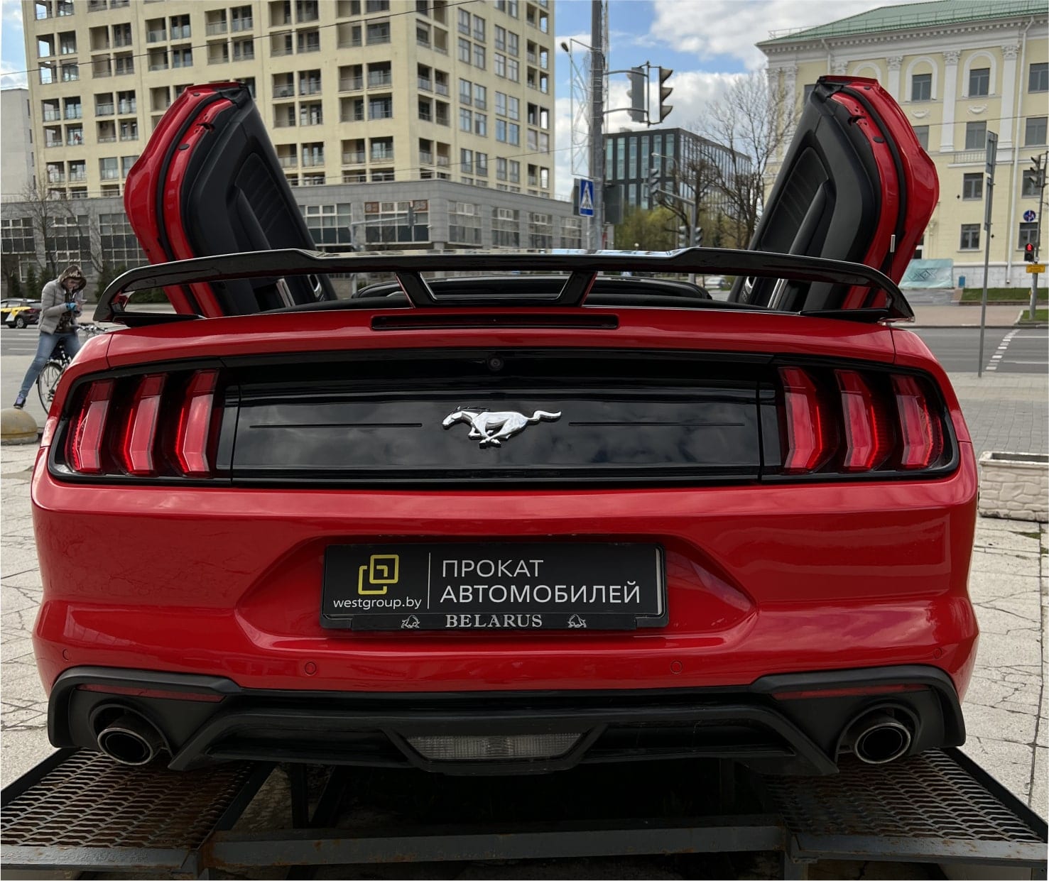 Ford Mustang Cabrio 2021 года в аренду в Минске