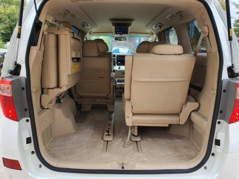 Toyota Alphard 2012 года в аренду в Минске