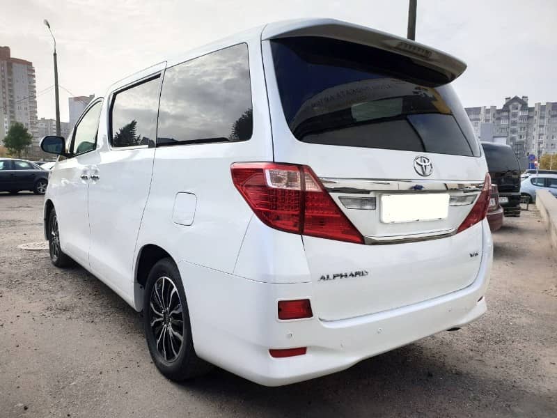 Toyota Alphard 2012 года в аренду в Минске