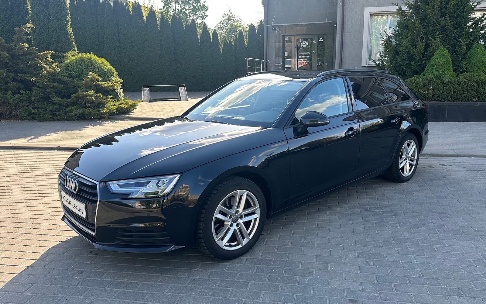 Audi A4 Avant 2018 года в аренду в Гродно