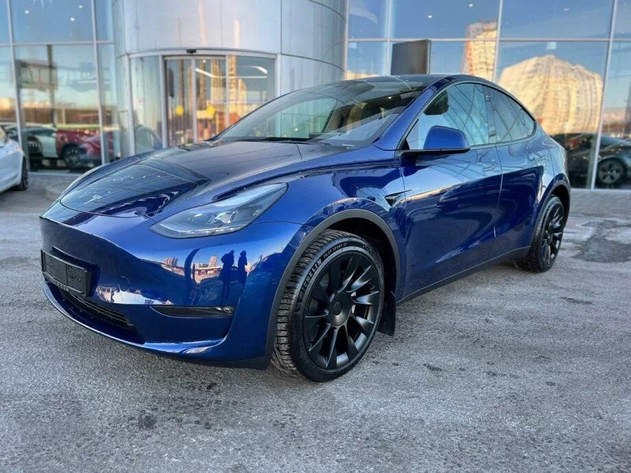 Tesla Model Y 2021 года в аренду в Минске