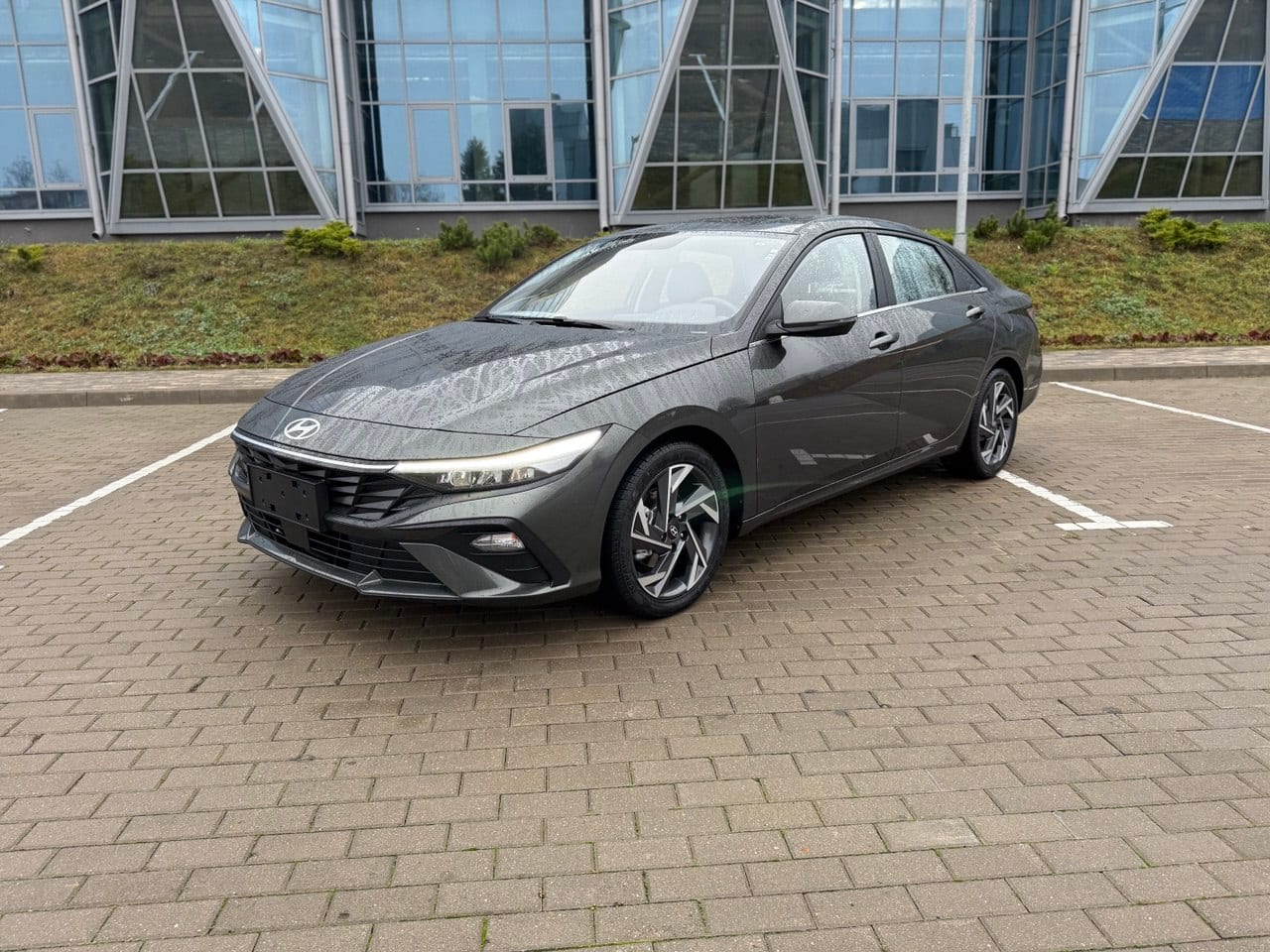 Hyundai Elantra 2025 года в аренду в Минске