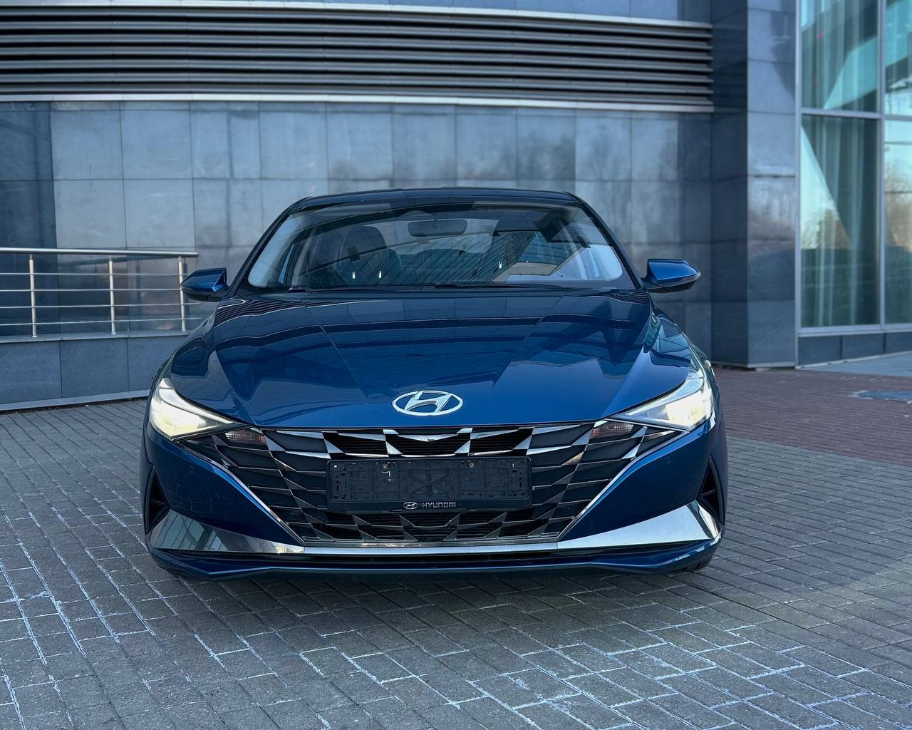 Hyundai Elantra — фото 2