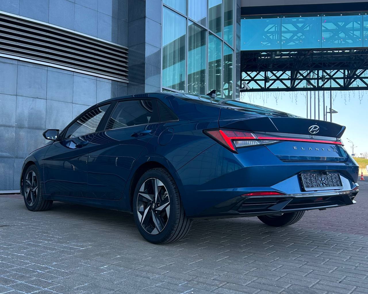 Hyundai Elantra — фото 4