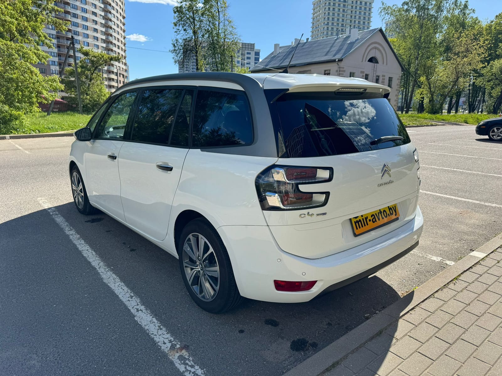 Citroen C4 Grand Picasso II в аренду в Минске