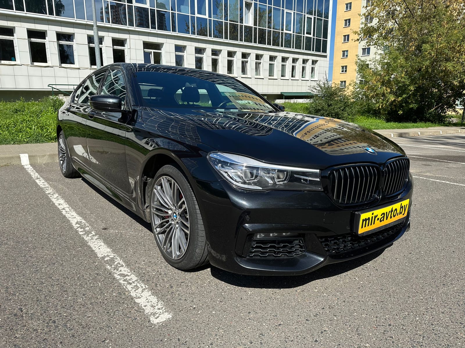 BMW 740i (G12) в аренду в Минске