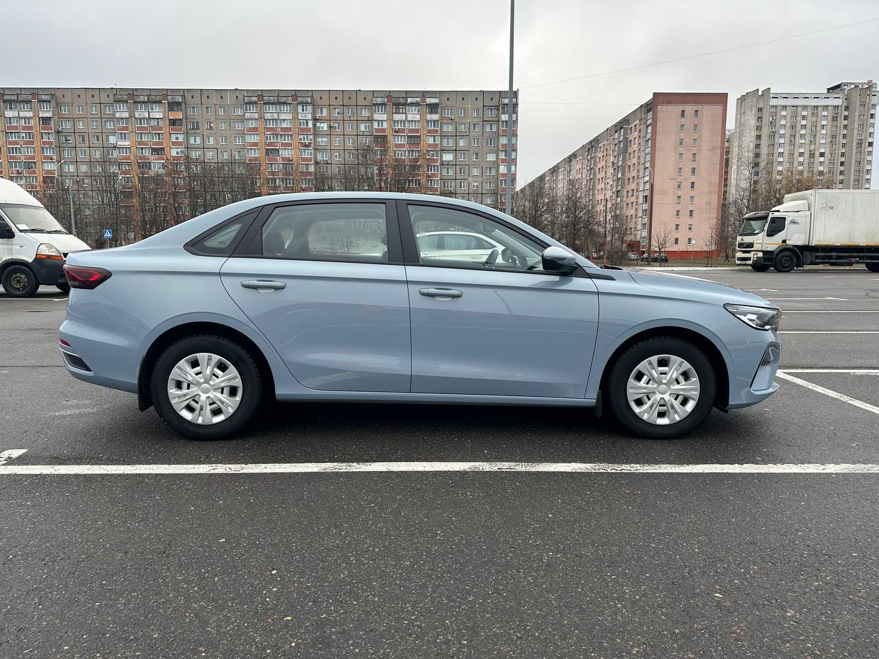 Geely Emgrand — аренда от 130 Br/сутки
