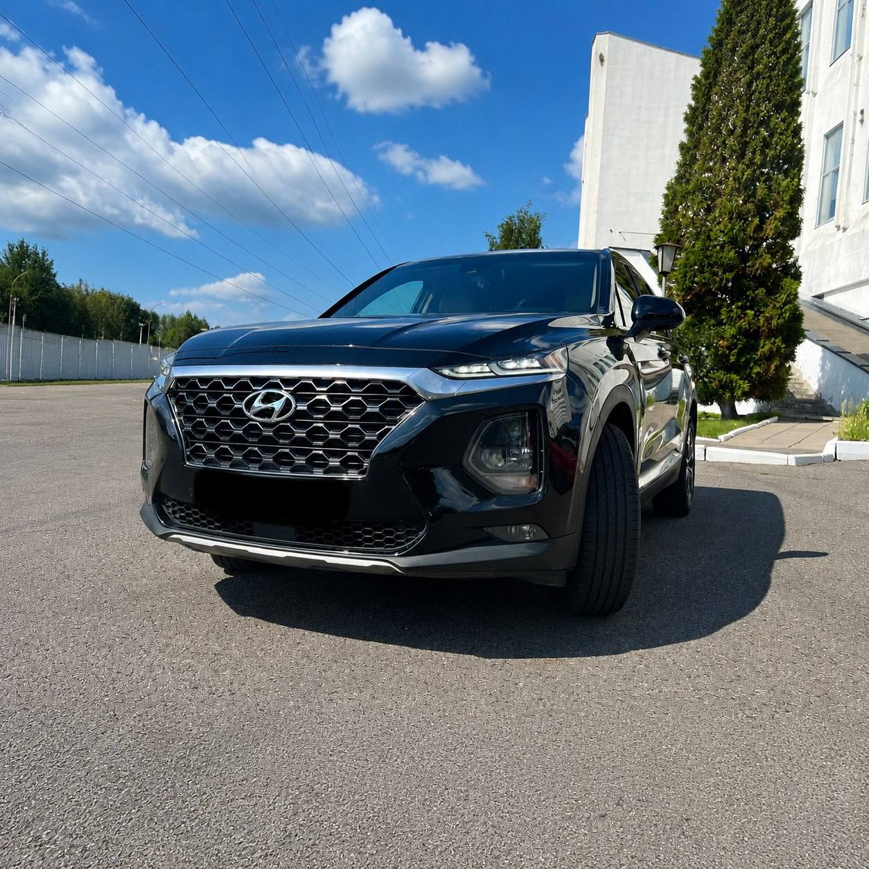Hyundai Santa Fe IV 2019 — аренда от 320 Br/сутки
