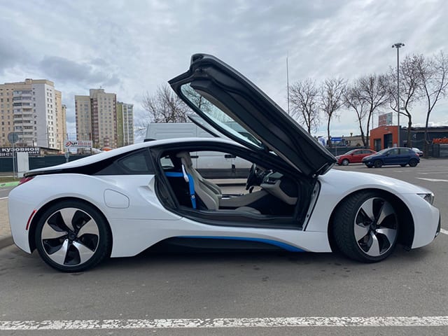 BMW i8
