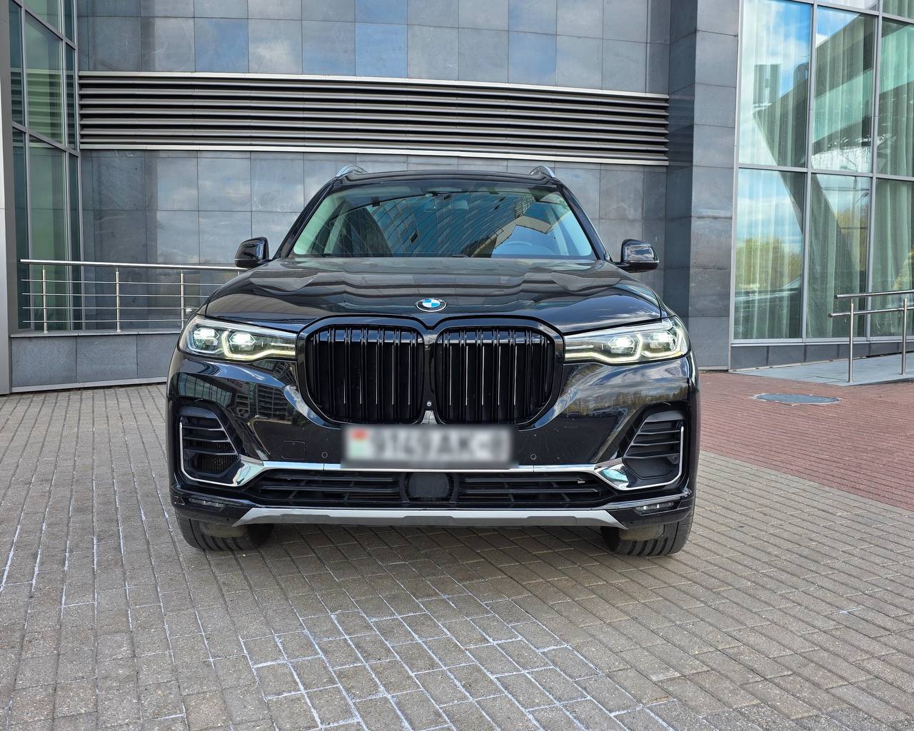 BMW X7 — фото 2