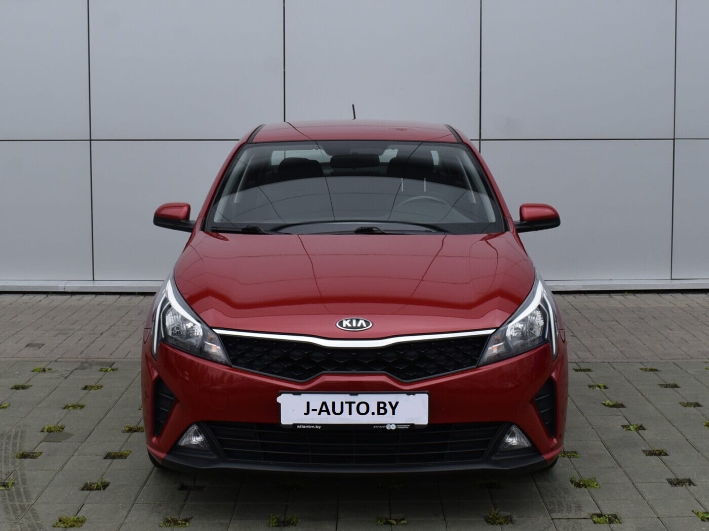 Kia Rio IV 2021 — аренда от 100 Br/сутки